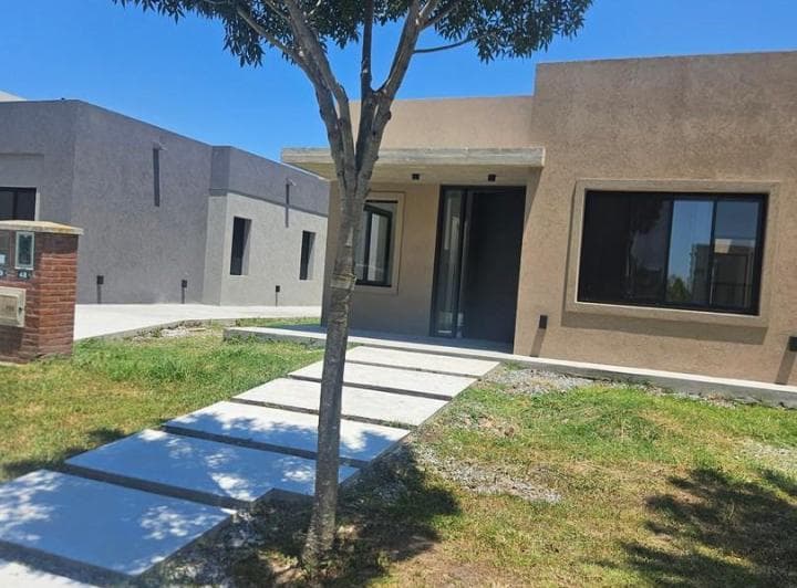 Casa en Venta en Santo Tomas, Derqui, Pilar - Financiación - 3