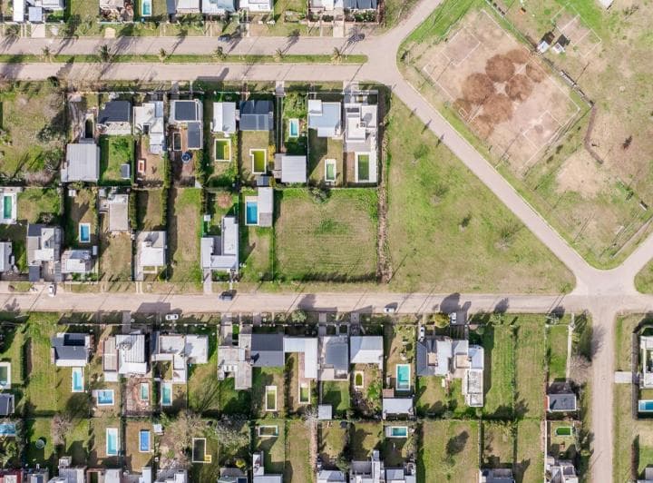 Terreno en Venta 425 m² con Servicios en Roldan - 3