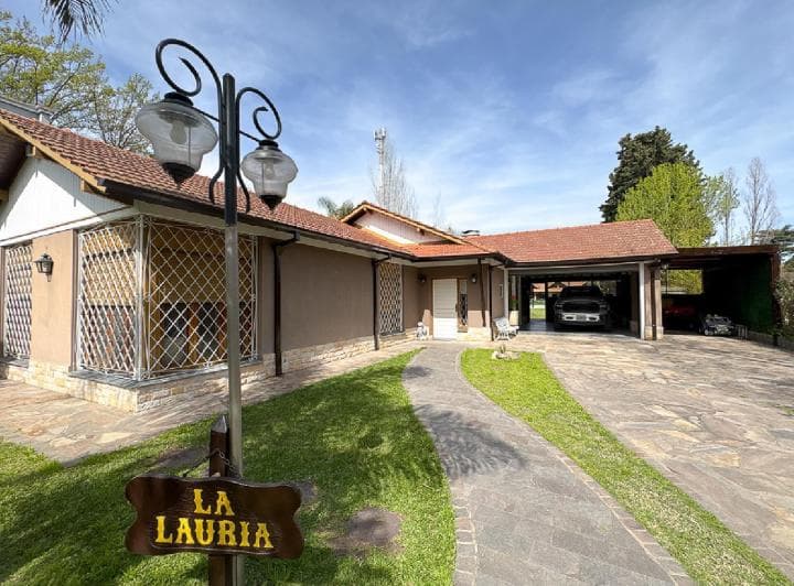 Hermosa Casa con 2 Quinchos y Casa de Huespedes en El Cortijo - 3