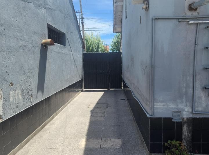 Se Venden 2 Casas + Taller + Garajes. Bolivar 7700. Mar del Plata - 4