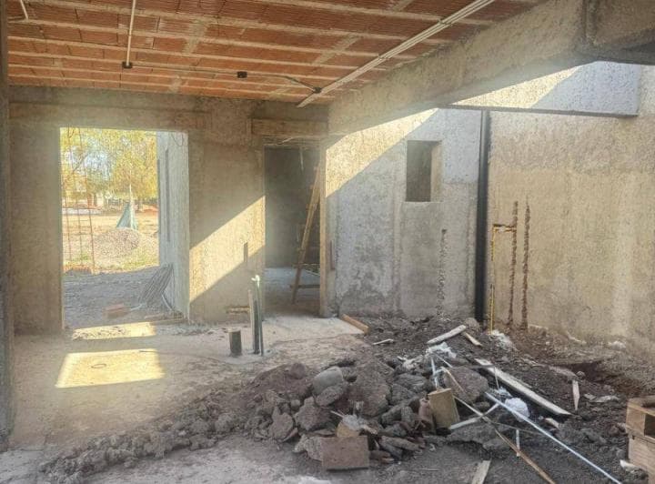 Casa en Venta C/ Cochera en Lunlunta - 2
