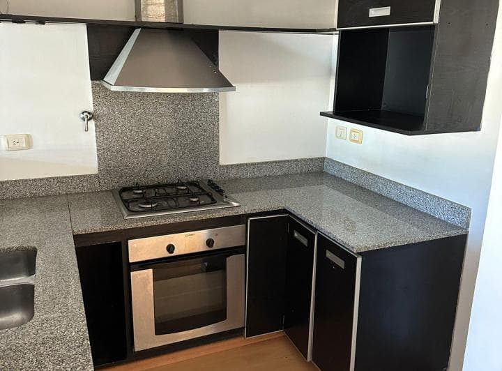 Venta 2 Amb /cochera Espacio Cub/balcón/patio con Pileta Chica Propia /baño Completo. - 2