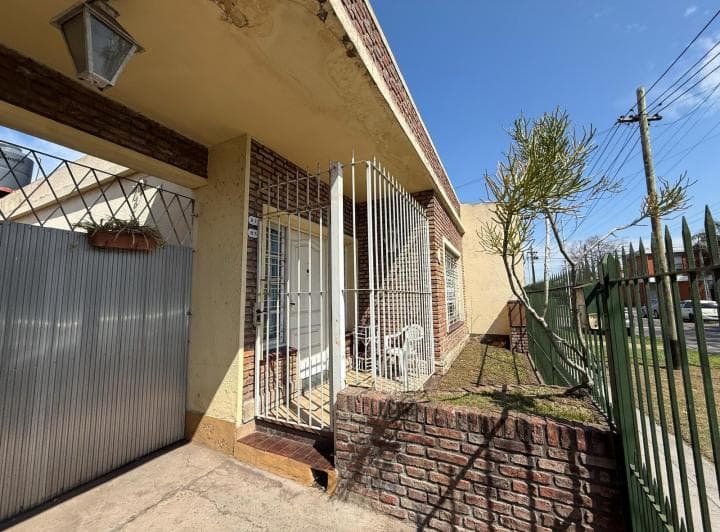 Casa Wilde Tres Ambientes en Venta - 2
