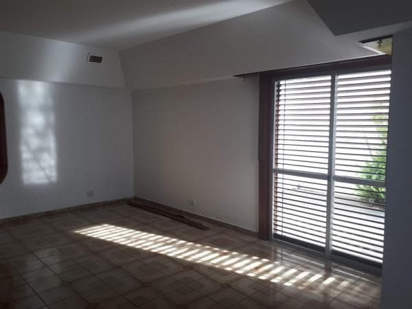 Chalet en Venta 5 Amb con Jardin y Pileta - 3