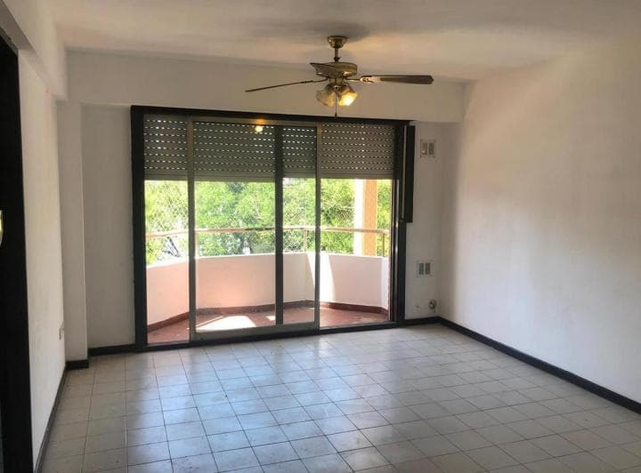 Oportunidad - Dto. 2 Ambientes con Cochera - Centro de Moron - 3