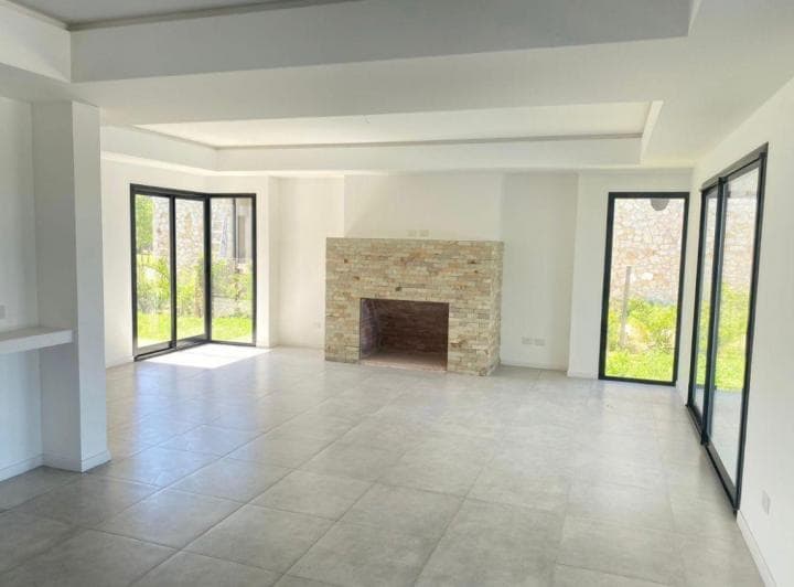 Venta Casa - El Canton - Barrio Golf - 6 Ambientes - 5