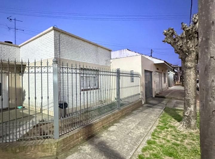 Casa 4 Ambientes. | La Rioja Al 2700 - 2