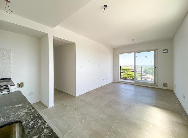 Venta - Departamento Duplex de 2 Dorm. - Arroyito - 4