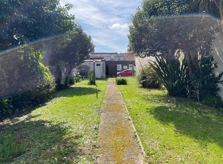 Venta de Casa 3 Ambientes con Parque en Zona 3 de La Ciudad de Miramar - 3