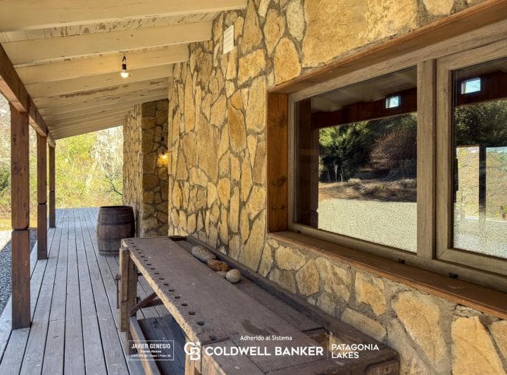 Venta Casa Principal y Casa Accesoria Lote 6700 m² B° Vallescondido San Martin de Los Andes - 2