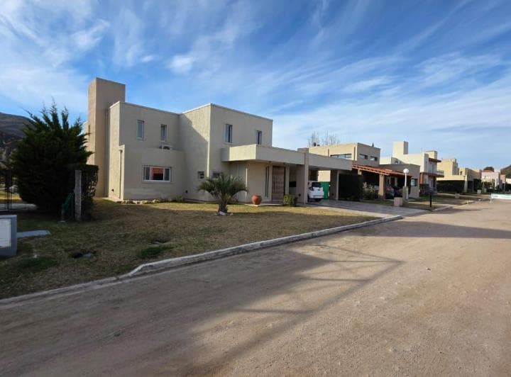 Venta Casa 3 Dorm.. B° Villa Antonio Juana Koslay - 2