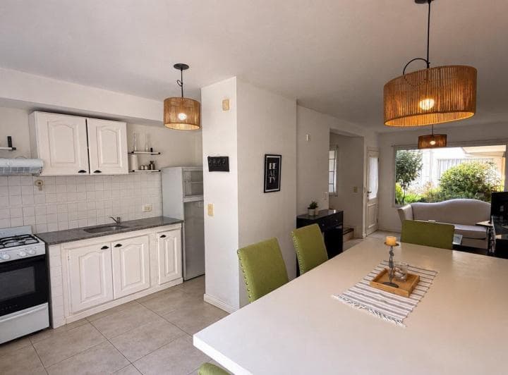Triplex Moderno en Venta Pinamar Centro Gas Natural Cochera Financiacion Permuta Parcial Cercano Al - 2