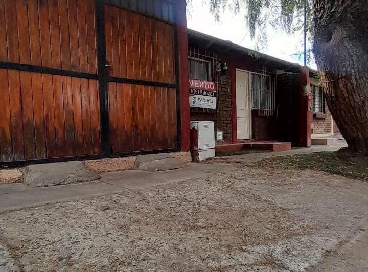 Casa con 2 Dorm. y 182 m² en Venta Ubicada en Barrio Corredor Urbano 1 Godoy Cruz - 3