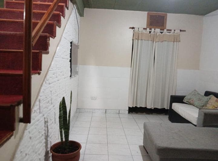 Casa en PH de 3 Habitaciones con Patio - 2