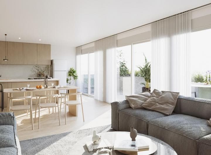 Departamento Piso Exclusivo de 3 Domitorios a m de Av Pellegrini y Bv. Oroño - 2