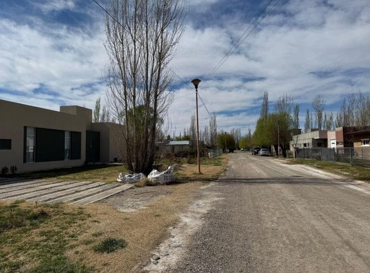 Terreno en General Fernandez Oro - 2