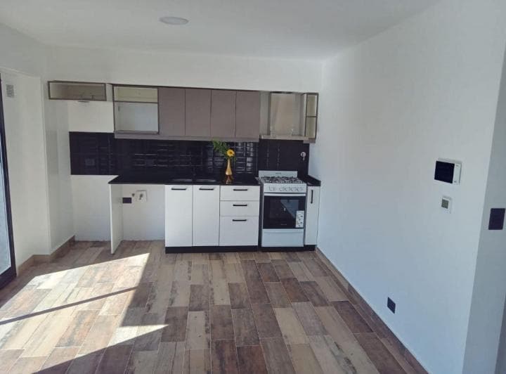 Departamento de 2 Ambientes (S/piso) – H. Yrigoyen Al 6800 – Lanús - 3