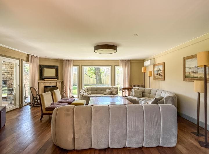 Excelente Casa de Categoría en Pacheco/ 3000 m² de Lote - 5 Dorm - Pileta - Play - 5