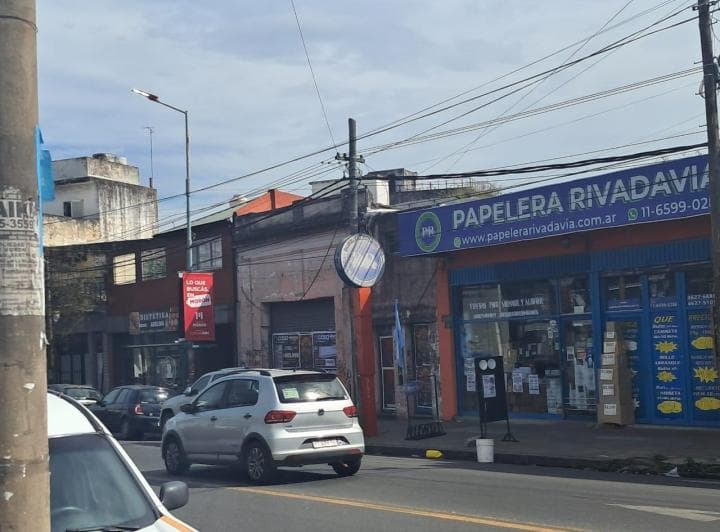 Importante Local / Terreno Sobre Av Rivadavia - Morón - 4