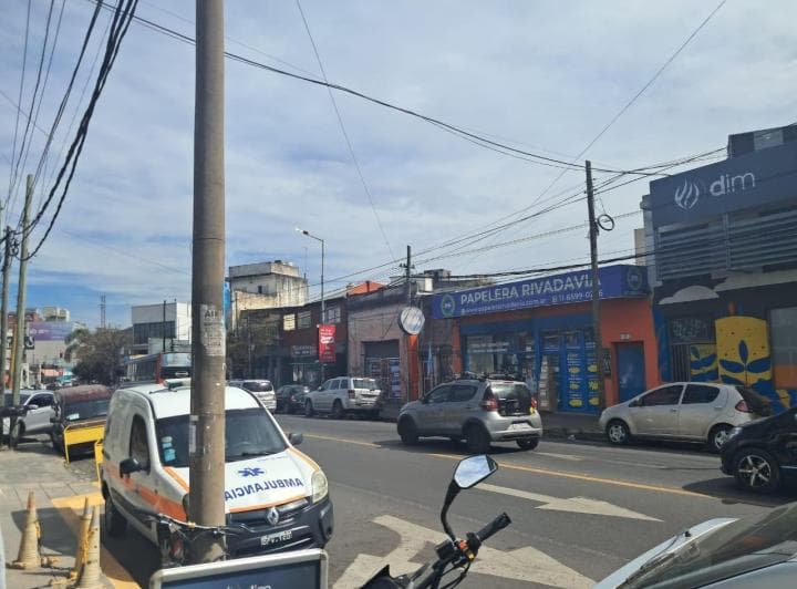 Importante Local / Terreno Sobre Av Rivadavia - Morón - 3