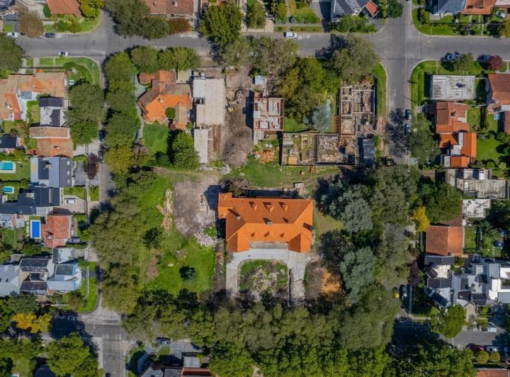 Excelente Lote en Exclusiva Manzana del Barrio Los Troncos. - 3
