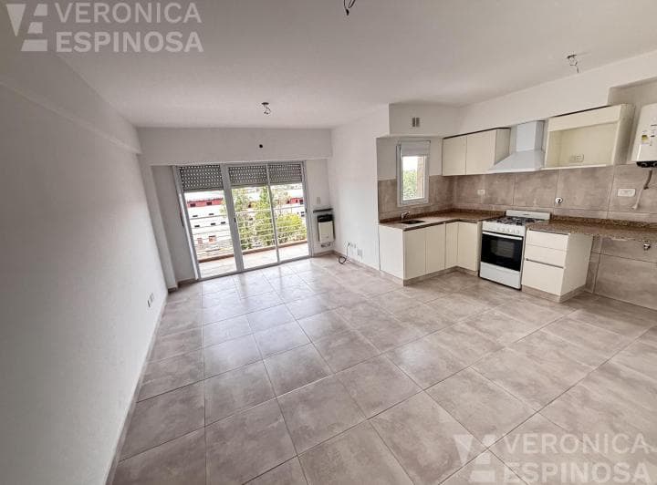Departamento de un Ambiente en Venta, Morón. Entrega Inmediata. - 3