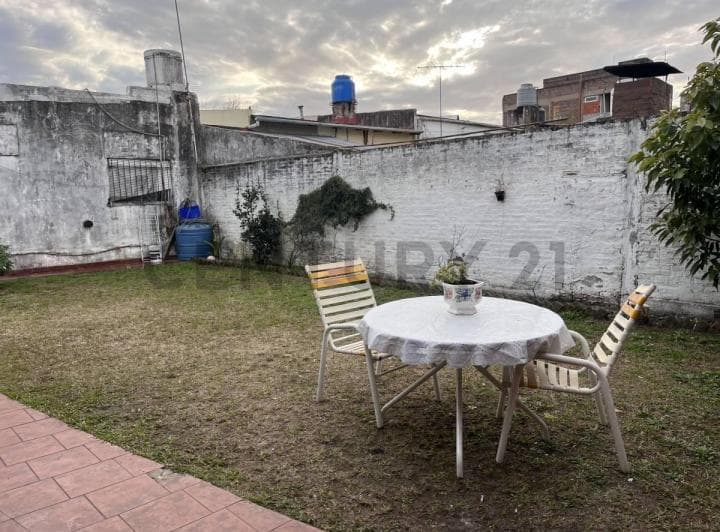 Casa con Local - a Reciclar - en Venta - en Rincon de Milberg - 4