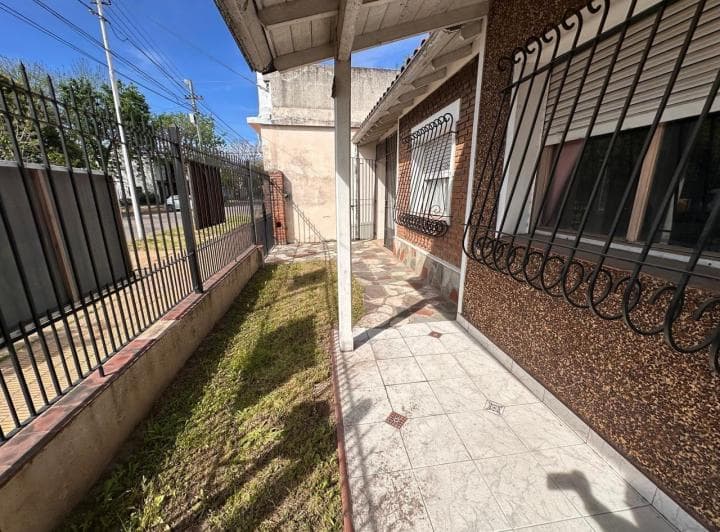 Oportunidad! Casa en Venta en El Centro de Merlo - 2