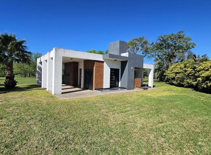 Venta Casa 2 Dorm, Gran Patio y Pileta en Solares del Carcaraña - 2