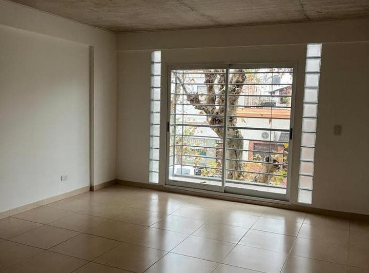 Venta Monoambiente en Agronomía. Muy Luminoso en Edificio Moderno - 4