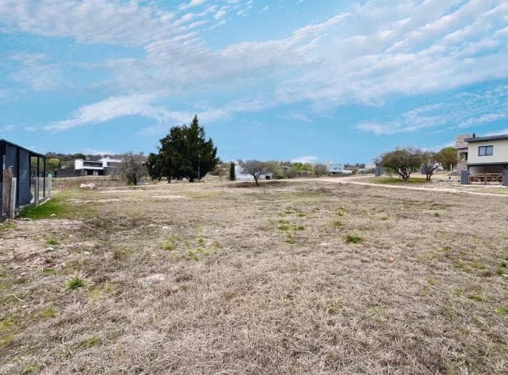 Venta Excelente Terreno de 800 m² en Barrio Semi Cerrado Keoken, Tanti - 5