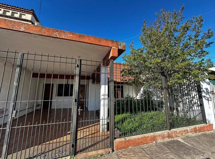 Venta Casa 3 Ambientes Garage Quincho Patio Jardín Lanús Oeste Lanus - 4