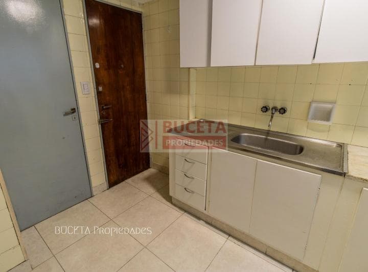 Venta. Amplio Departamento 4 Ambientes con Dependencia - 4