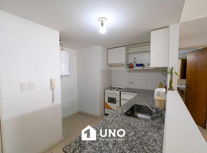 Departamento Amplio de 1 Dormitorio con Gran Balcón en Necochea E Ituzaingó. - 2