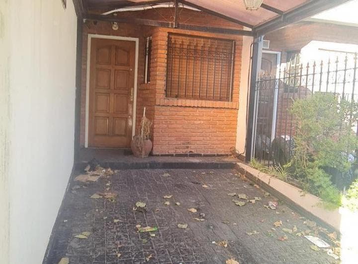 Duplex 3 Amb. con Cochera, Fondo, Parrilla y Lav, baño, Excelente!! - 2