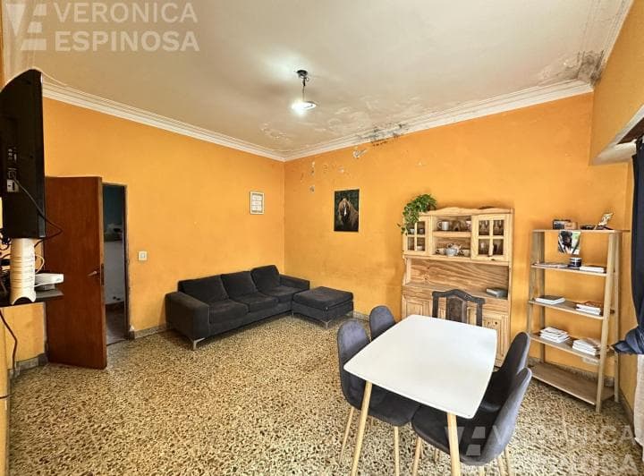 Casa en Venta de Tres Ambientes en Moron - 3