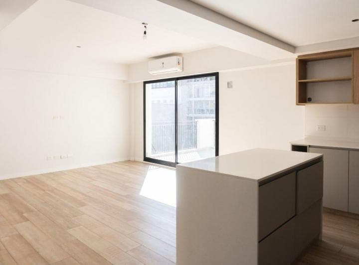 Espectacular 3 Ambientes en El 4to Piso con Terraza Privada de 45 m². - 2