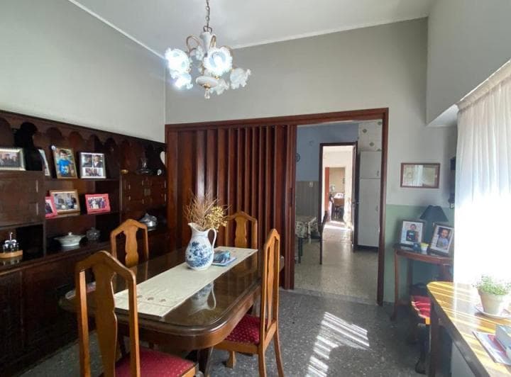 Casa en en Venta de 4 Dorm. Garage y Patio Apta Instituciones La Plata - 4