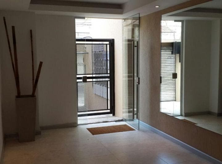 Oportunidad Venta de Cochera Caseros Centro - 5