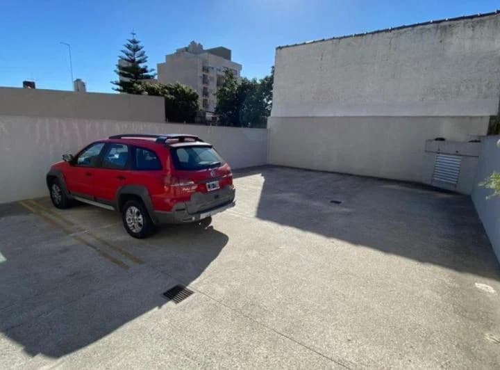 Oportunidad, Vendo Cochera Centro de Caseros - 3