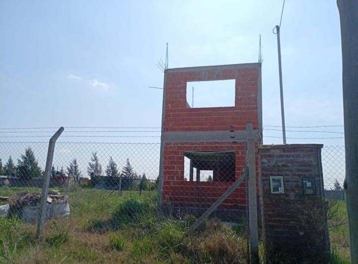 Lote con Construccion a Terminar en Venta - 3