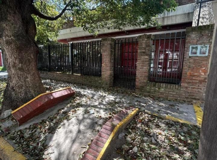 PH Tipo Casa en Esquina con Local – Oportuniad en San Isidro - 3