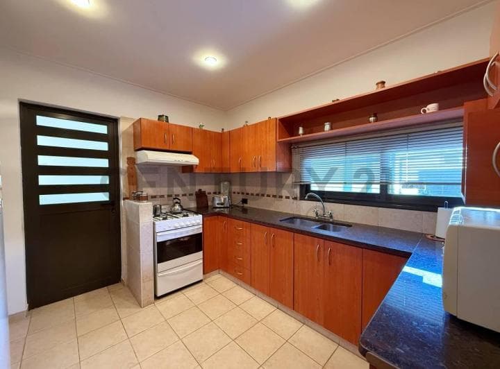 Casa de 2 Dorm. en Venta en Abasto - 3