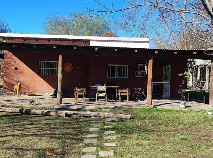 Se Vende Propiedad con Vivienda, Galpones y Caballerizas en Zona Sur de Cordoba Capital - 2
