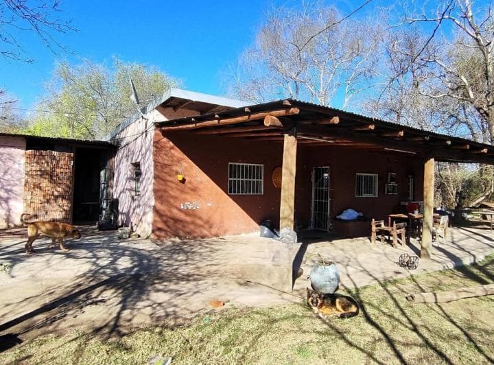 Se Vende Propiedad con Vivienda, Galpones y Caballerizas en Zona Sur de Cordoba Capital - 3