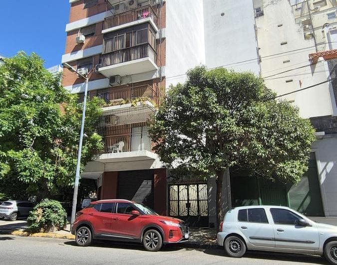 Terreno en Caballito: 8,70 X 10,78. Se Puede Construir P. Baja 10 Plantas Tipo 2 Retiros. - 5