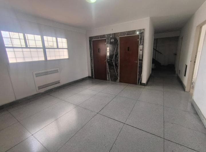 Venta | 2 Oficinas a La Calle – Zona Profesional - 5