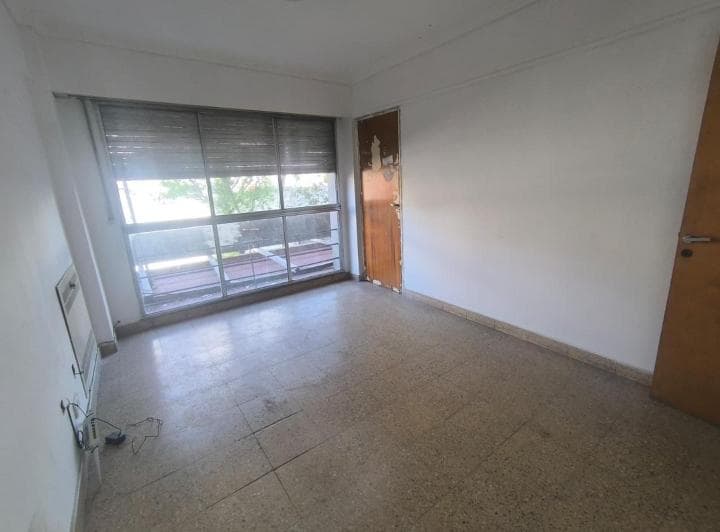 Venta | 2 Oficinas a La Calle – Zona Profesional - 4