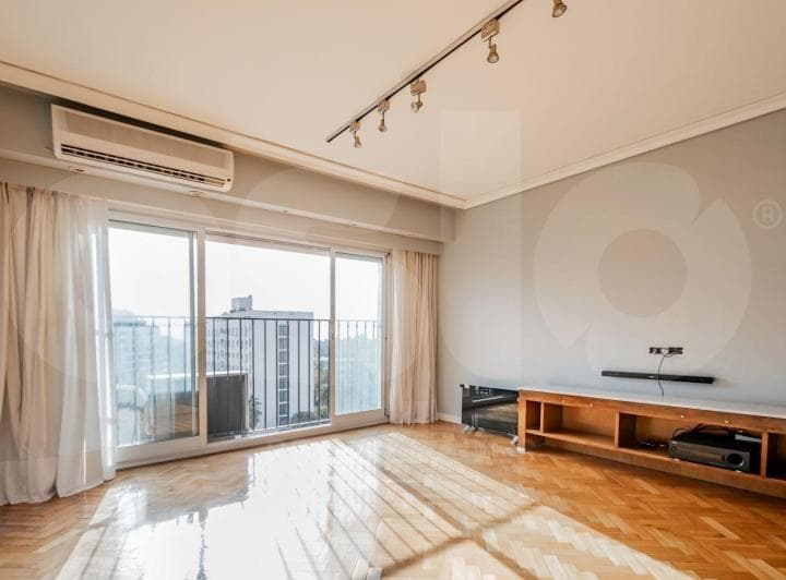 Departamento en Venta de 4 Ambientes en Belgrano con Cochera - 2