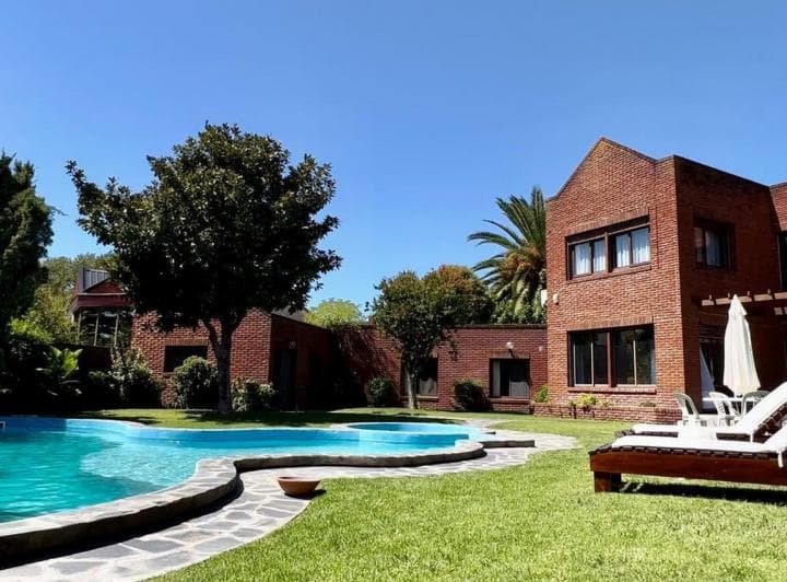Venta Residencia Única 1229 m² en Barrio Los Troncos - 3